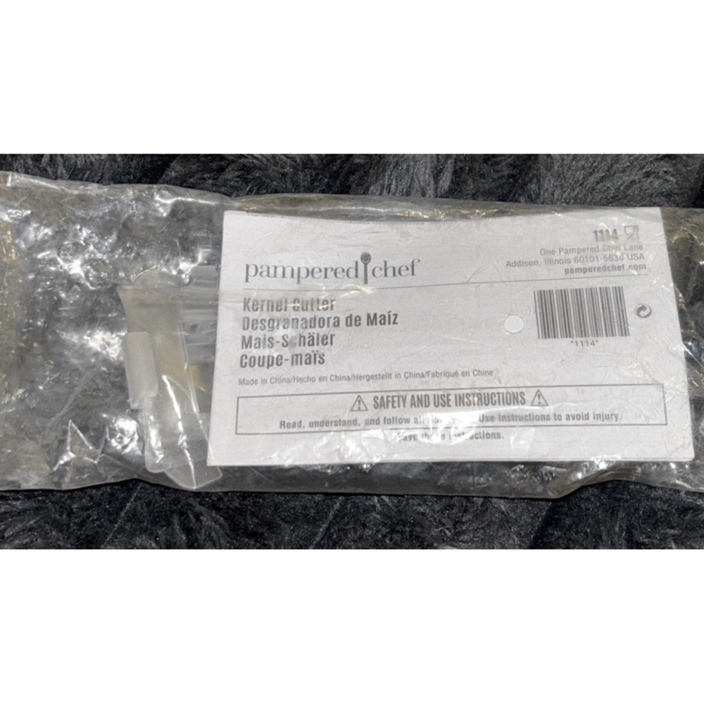 Pampered Chef #1114 Corn Kernel Cutter  Black